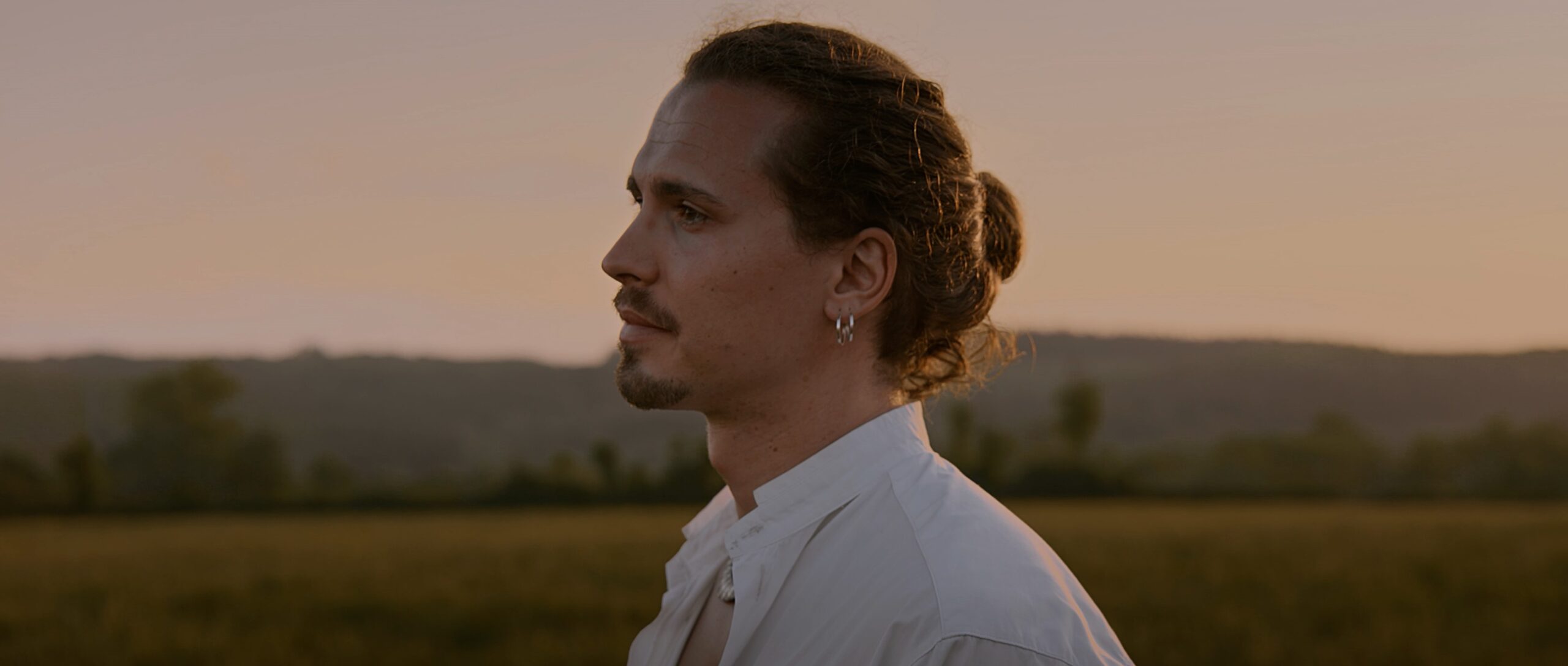 TIMELIGNE.00_08_09_23.Still241