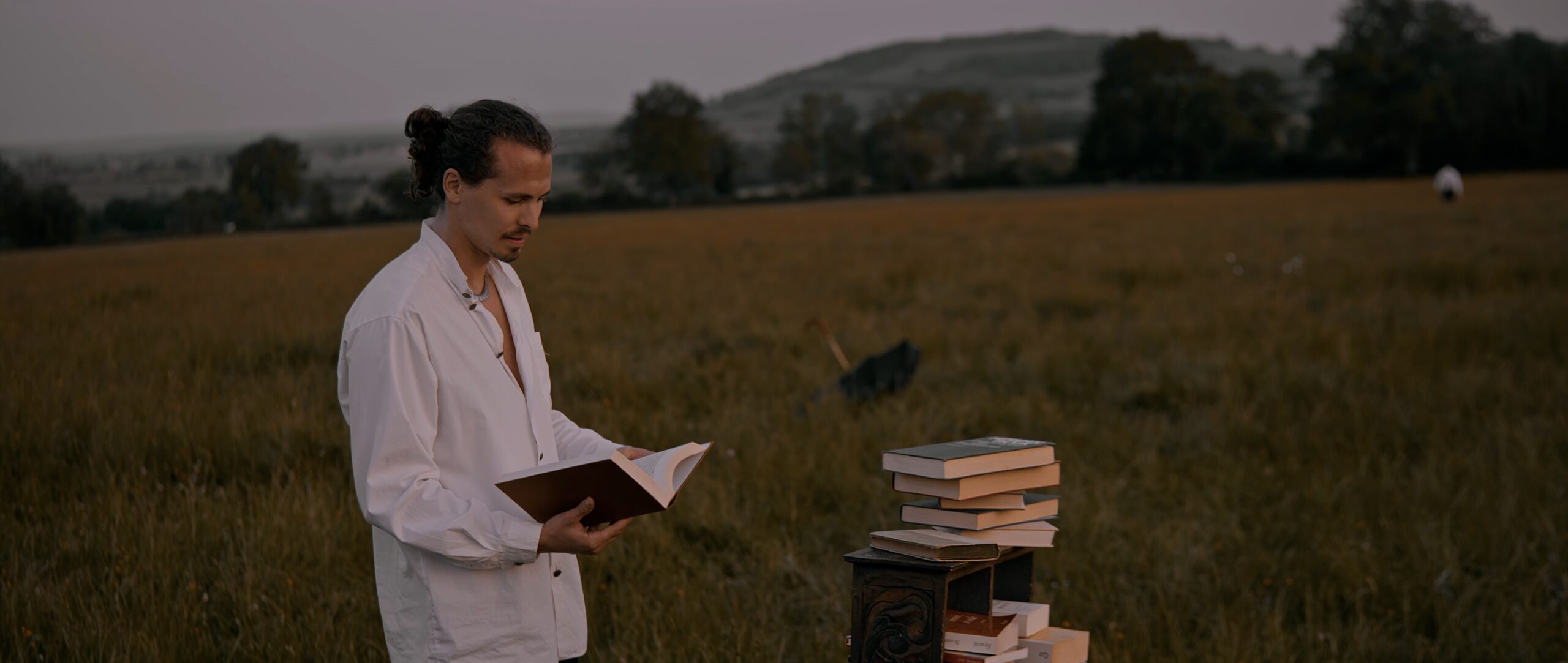 TIMELIGNE.00_08_19_10.Still243