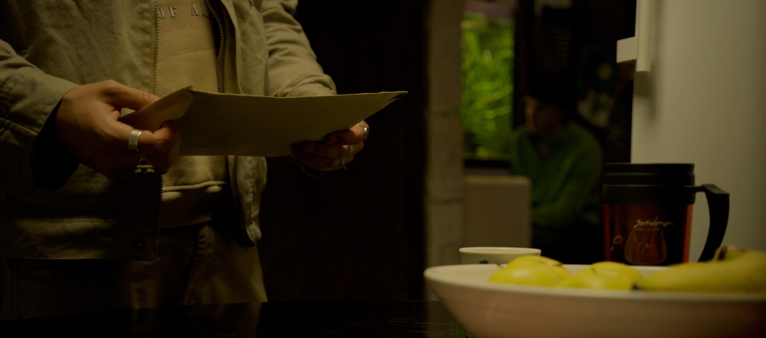 TIMELIGNE.00_09_33_09.Still258