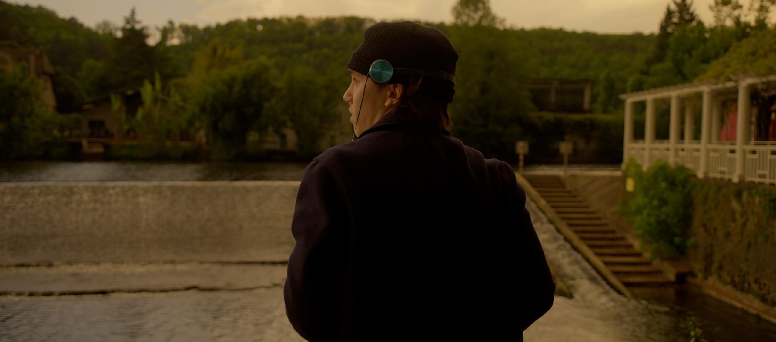 TIMELIGNE.00_10_09_07.Still265