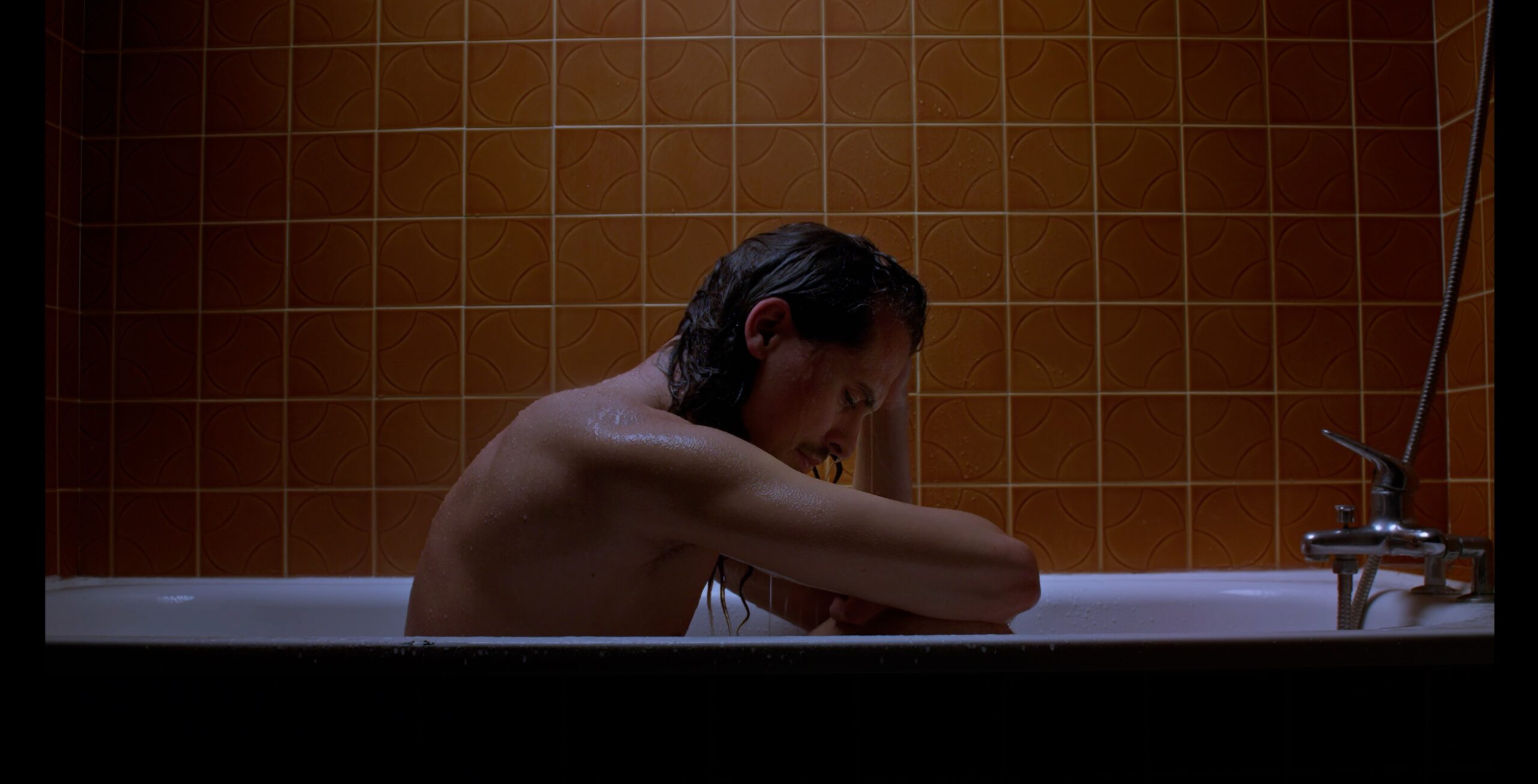 TIMELIGNE.00_19_09_16.Still374